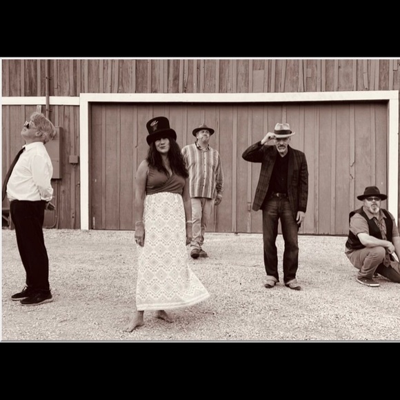 Meet your Posher, Erika - Picture 8 of 8